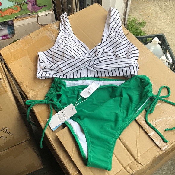 NWT Cupshe Stripe Bikini With Green Cinched Bottom 🏖 - Picture 4 of 9